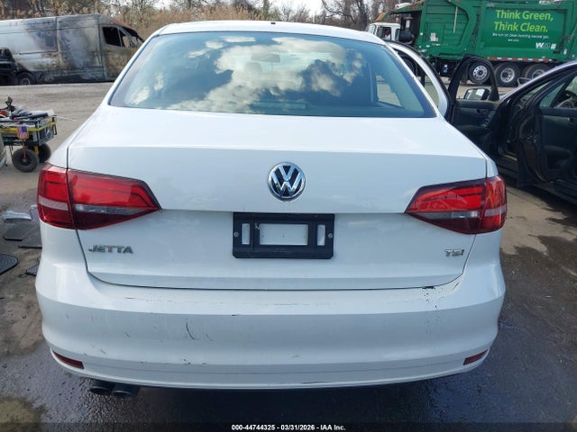 44744325 :رقم المزاد ، 3VW2B7AJ7HM335684 vin ، 2017 Volkswagen Jetta 1.4t S مزاد بيع