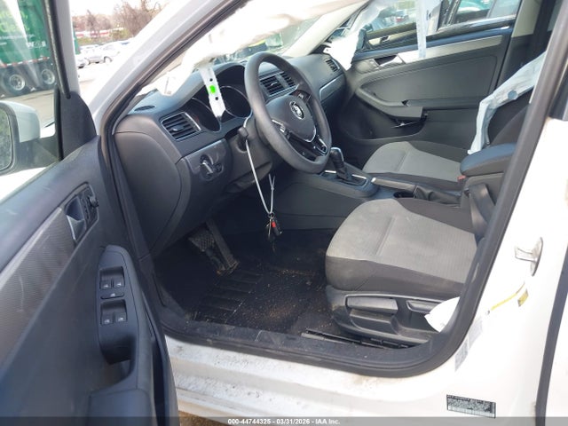 44744325 :رقم المزاد ، 3VW2B7AJ7HM335684 vin ، 2017 Volkswagen Jetta 1.4t S مزاد بيع