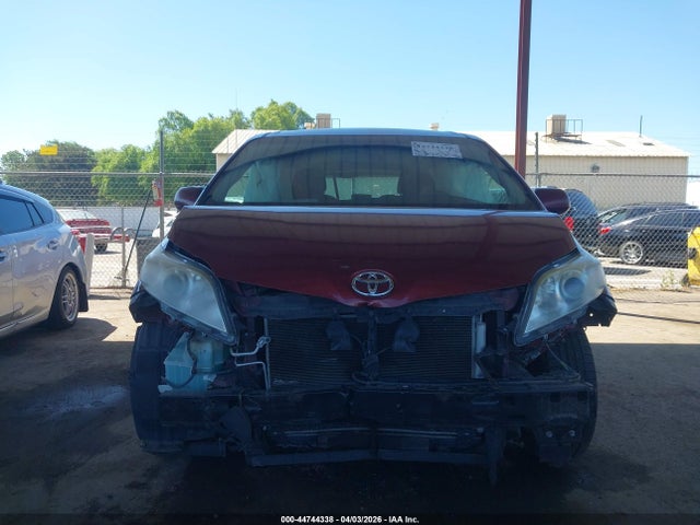 2017 TOYOTA SIENNA 5TDKZ3DC5HS804758 Photo 5