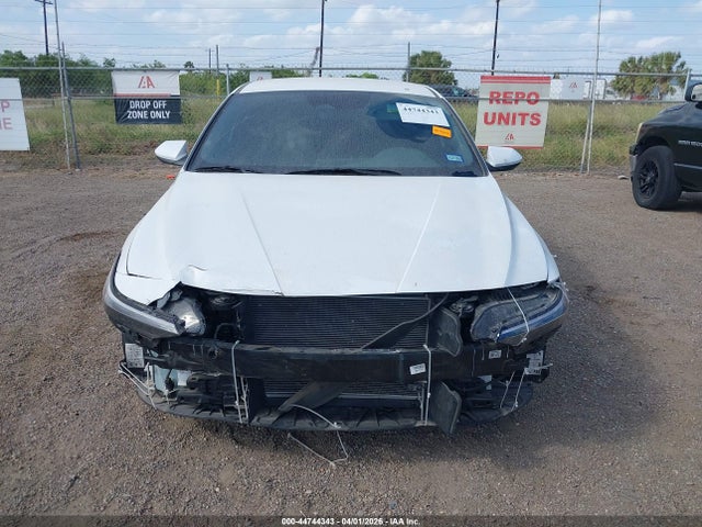 44744343 :رقم المزاد ، KMHLM4DGXRU797293 vin ، 2024 Hyundai Elantra Sel مزاد بيع