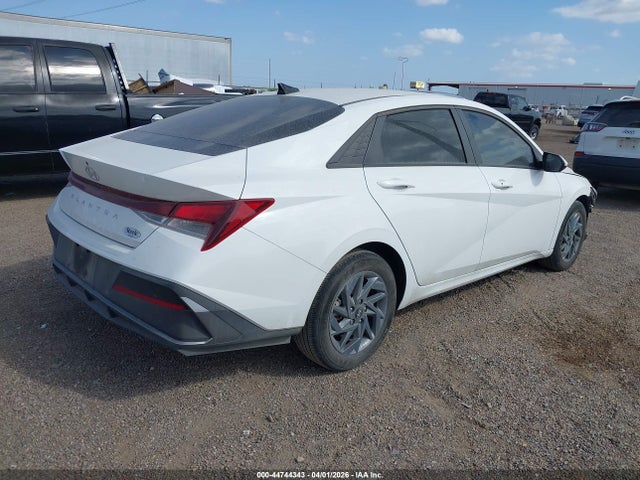 44744343 :رقم المزاد ، KMHLM4DGXRU797293 vin ، 2024 Hyundai Elantra Sel مزاد بيع
