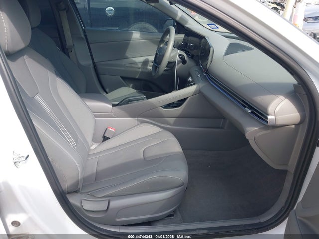 44744343 :رقم المزاد ، KMHLM4DGXRU797293 vin ، 2024 Hyundai Elantra Sel مزاد بيع
