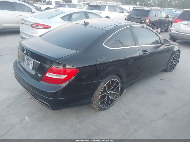 44744372 :رقم المزاد ، WDDGJ4HB5DG056138 vin ، 2013 Mercedes-benz C 250 مزاد بيع