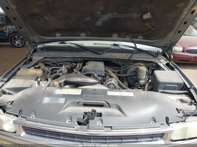 44744376 :رقم المزاد ، 1GNEK13T8YJ194060 vin ، 2000 Chevrolet Tahoe All New Ls مزاد بيع