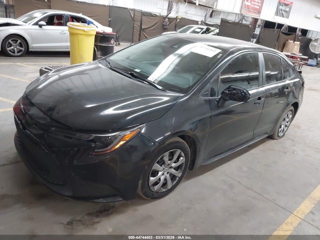 Toyota COROLLA LE 2021 5YFEPMAE4MP201737 Image 2