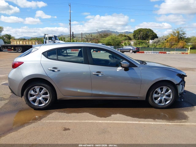 Продажа на аукционе авто 2016 Mazda Mazda3 I Sport, vin: JM1BM1J70G1333933, номер лота: 44744410