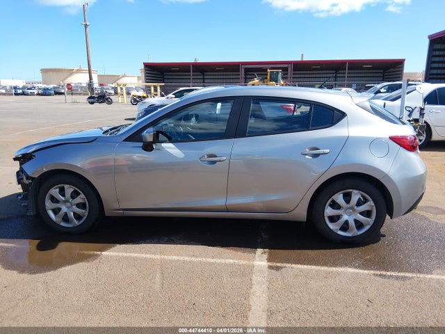 Продажа на аукционе авто 2016 Mazda Mazda3 I Sport, vin: JM1BM1J70G1333933, номер лота: 44744410