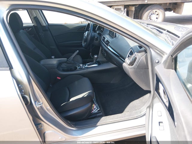 Продажа на аукционе авто 2016 Mazda Mazda3 I Sport, vin: JM1BM1J70G1333933, номер лота: 44744410