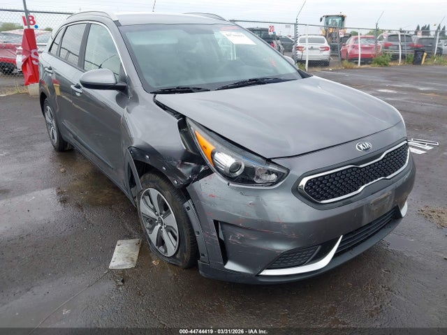 KNDCB3LC6J5128391 KIA NIRO LX