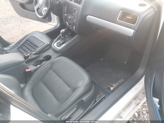 2011 Volkswagen Jetta 2.5l Sel მანქანა იყიდება აუქციონზე, vin: 3VWLZ7AJ8BM380964, აუქციონის ნომერი: 44744426