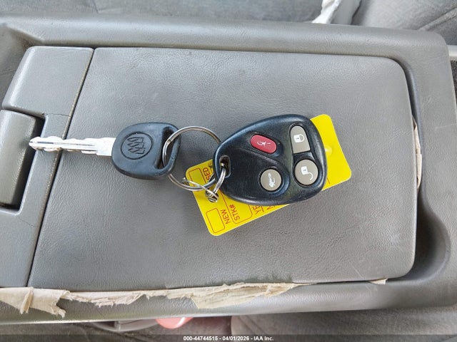 44744515 :رقم المزاد ، 1G4HP54K1Y4106318 vin ، 2000 Buick Lesabre Custom مزاد بيع