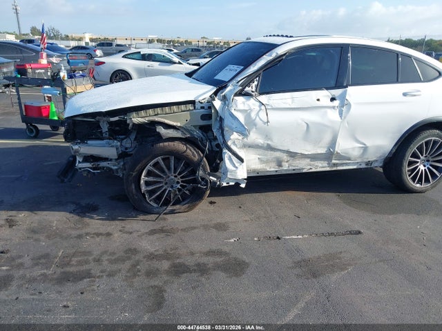 Auction sale of the 2019 Mercedes-benz Glc 300 Coupe 4matic, vin: WDC0J4KB4KF661401, lot number: 44744538