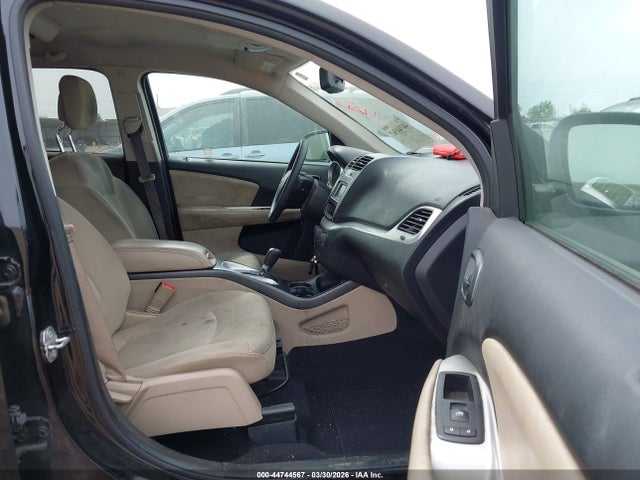 3C4PDCBB1KT737765 Dodge JOURNEY SE