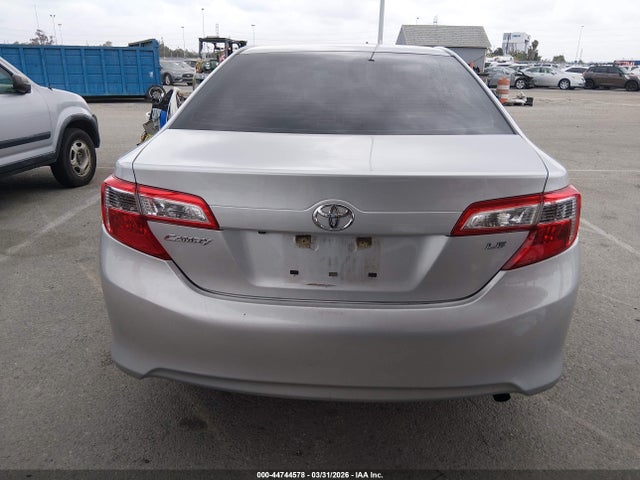 4T4BF1FK8ER417826 Toyota CAMRY LE