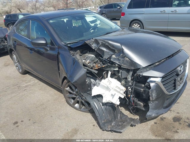 Продаж на аукціоні авто 2018 Mazda Mazda3 Touring, vin: 3MZBN1V30JM265967, номер лоту: 44744609