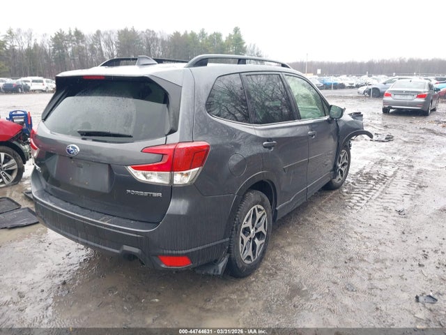 44744631 :رقم المزاد ، JF2SKAJC5LH445570 vin ، 2020 Subaru Forester Premium مزاد بيع