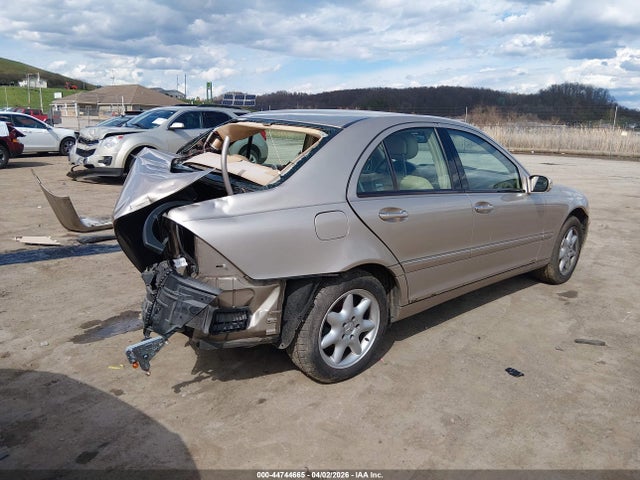 44744665 :رقم المزاد ، WDBRF64J52F247721 vin ، 2002 Mercedes-benz C 320 مزاد بيع