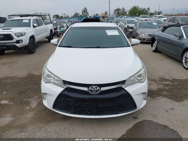 4T1BF1FK4GU163464 Toyota CAMRY SE