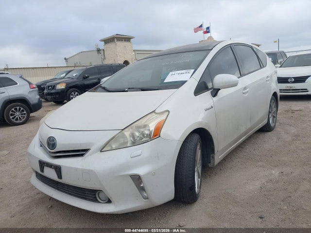 JTDZN3EU1E3324053 Toyota Prius V Five