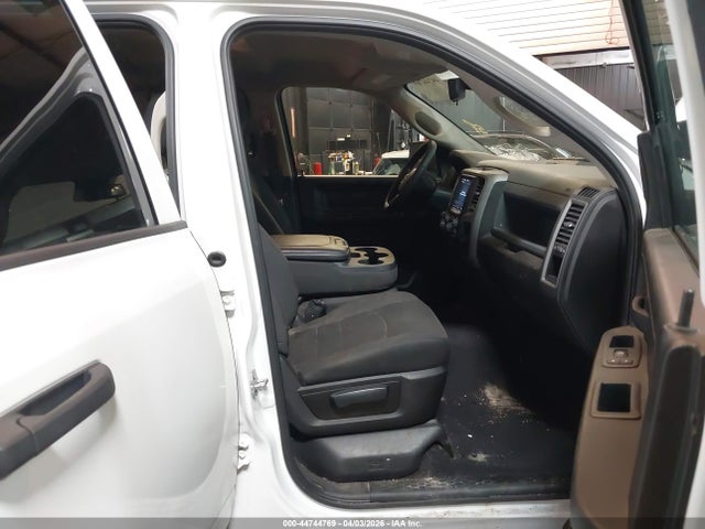 Продажа на аукционе авто 2019 Ram 1500 Classic Express  4x4 6'4 Box, vin: 1C6RR7FG2KS570798, номер лота: 44744769
