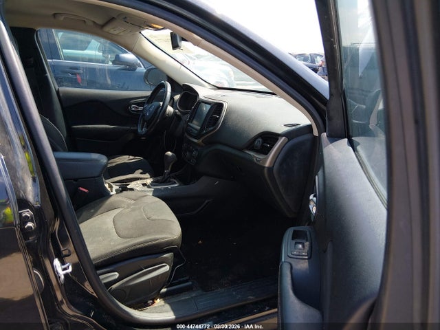 2016 Jeep Cherokee Latitude მანქანა იყიდება აუქციონზე, vin: 1C4PJLCS4GW173330, აუქციონის ნომერი: 44744772