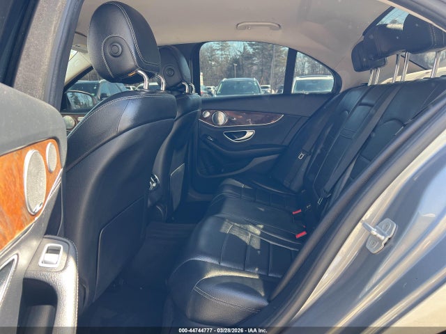 2015 Mercedes-benz C 300 4matic მანქანა იყიდება აუქციონზე, vin: 55SWF4KB0FU003746, აუქციონის ნომერი: 44744777