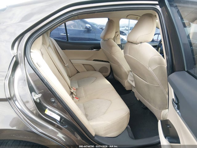 2019 Toyota Camry Le მანქანა იყიდება აუქციონზე, vin: 4T1B11HK5KU743553, აუქციონის ნომერი: 44744790