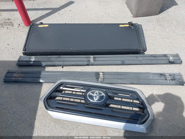 Продажа на аукционе авто 2019 Toyota Tacoma Sr V6, vin: 3TMCZ5AN5KM228697, номер лота: 44744825