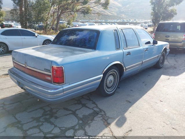 1990 LINCOLN TOWN CAR 1LNCM81FXLY767231 Photo 3