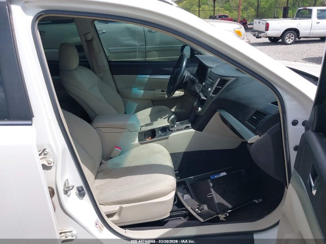 44744866 :رقم المزاد ، 4S3BMCC64A3220594 vin ، 2010 Subaru Legacy 2.5i Premium مزاد بيع