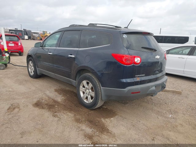2012 CHEVROLET TRAVERSE 1GNKRGED2CJ128698 Photo 2