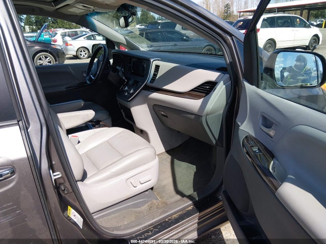 5TDYK3DC9FS585105 Toyota Sienna Xle 8 Passenger