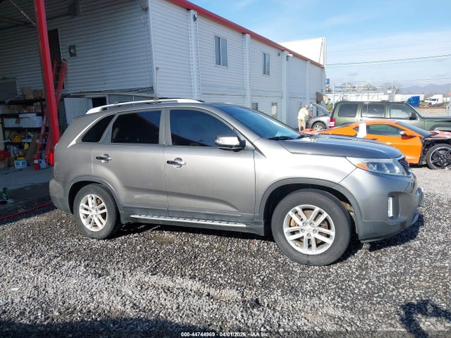 5XYKT3A60EG470194 KIA SORENTO LX