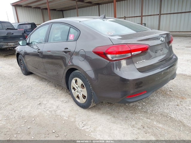 2017 KIA FORTE 3KPFL4A75HE058192 Photo 2