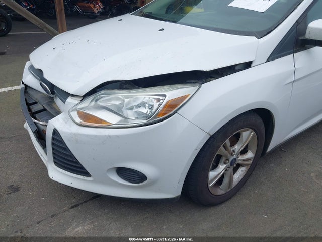 1FADP3K27EL332171 Ford FOCUS SE
