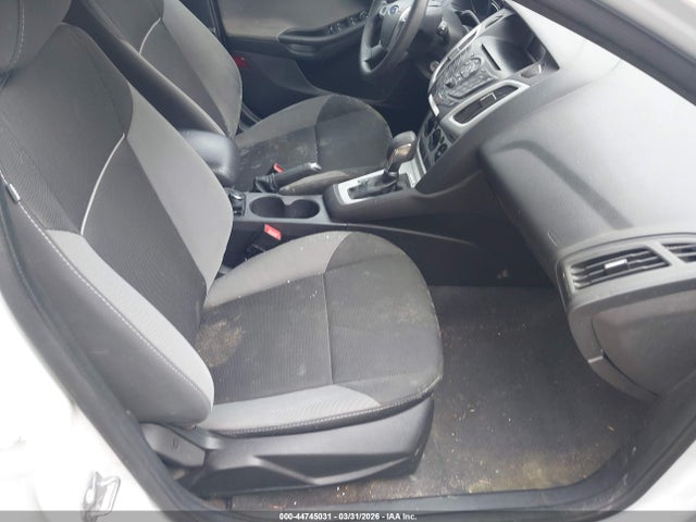 1FADP3K27EL332171 Ford FOCUS SE