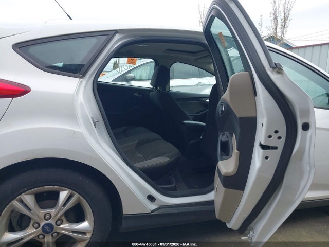 1FADP3K27EL332171 Ford FOCUS SE