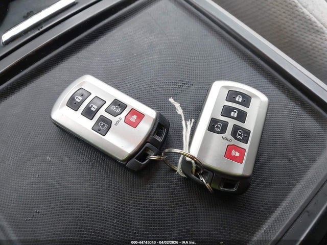Продаж на аукціоні авто 2019 Toyota Sienna Le 8 Passenger, vin: 5TDKZ3DC2KS987138, номер лоту: 44745040