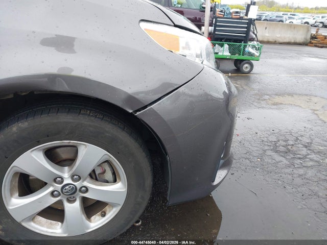 Продаж на аукціоні авто 2019 Toyota Sienna Le 8 Passenger, vin: 5TDKZ3DC2KS987138, номер лоту: 44745040