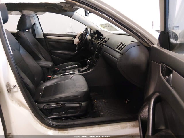 Продажа на аукционе авто 2015 Volkswagen Passat 2.0l Tdi Se, vin: 1VWBV7A3XFC058522, номер лота: 44745051