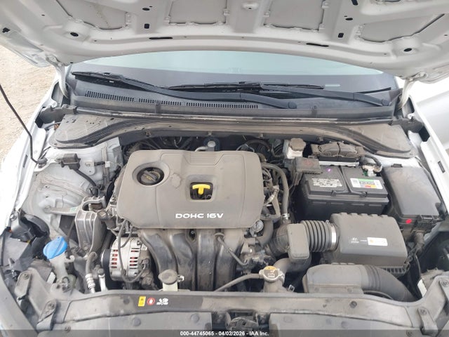 Продажа на аукционе авто 2018 Hyundai Elantra Se, vin: 5NPD74LF2JH281694, номер лота: 44745065