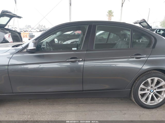 BMW 320i 2018 WBA8E1G55JNU90612 Image 14