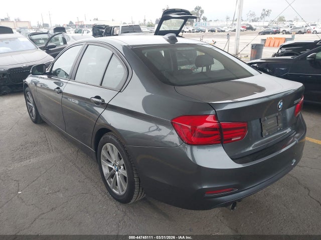 2018 BMW 320I WBA8E1G55JNU90612 Photo 2