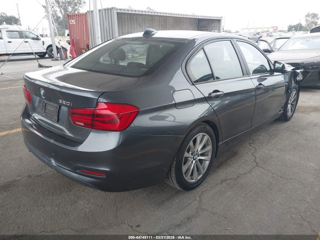 2018 BMW 320I WBA8E1G55JNU90612 Photo 3