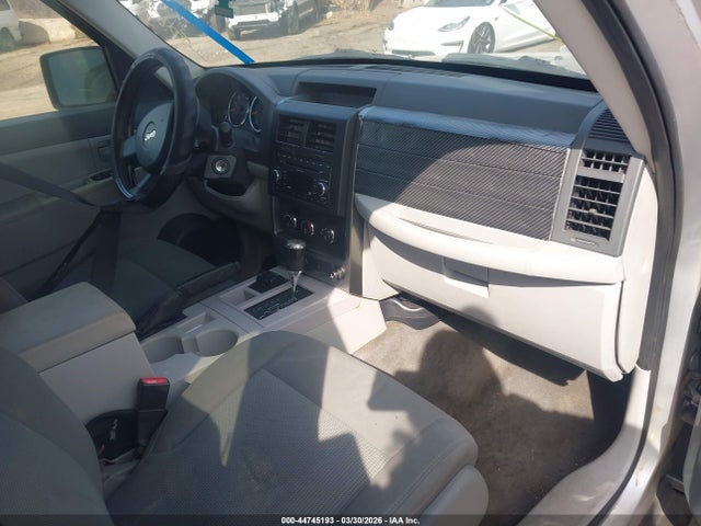 44745193 :رقم المزاد ، 1J8GN28K68W140718 vin ، 2008 Jeep Liberty Sport مزاد بيع