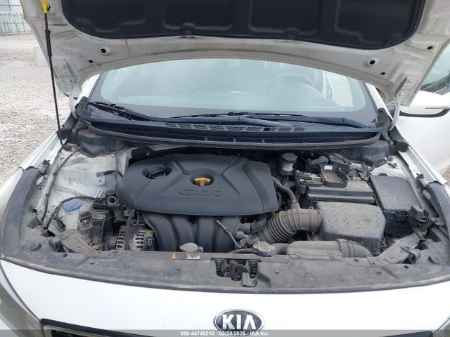 2017 KIA FORTE KNAFK5A82H5683725 Photo 9