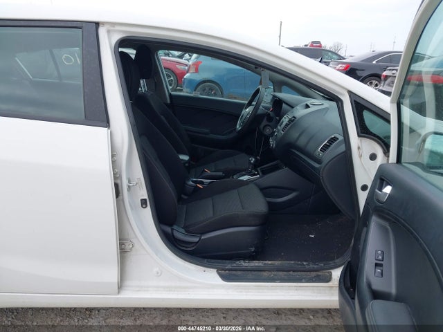 2017 KIA FORTE KNAFK5A82H5683725 Photo 4