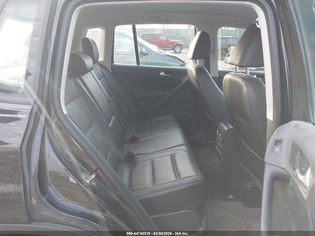 2017 Volkswagen Tiguan 2.0t/2.0t S მანქანა იყიდება აუქციონზე, vin: WVGBV7AX9HK030530, აუქციონის ნომერი: 44745319