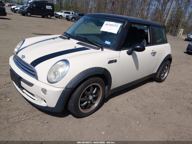 2006 MINI COOPER WMWRC33586TK64286 Photo 1