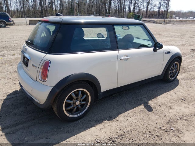 2006 MINI COOPER WMWRC33586TK64286 Photo 3